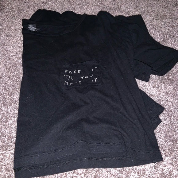 T-Shirt - Picture 3 of 5